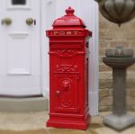 Trafalgar Cast Aluminium Mail Box Red